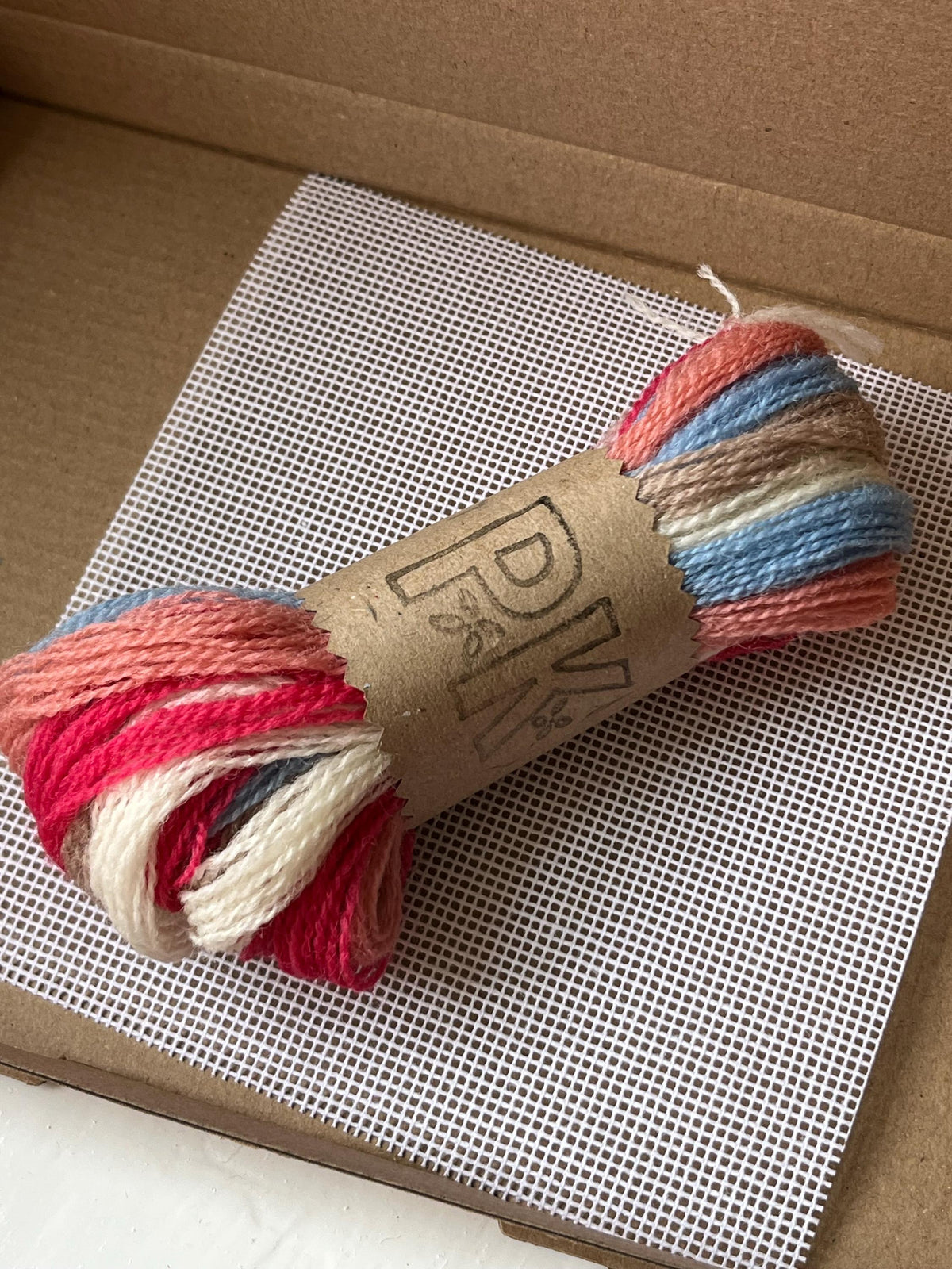 Tapestry Pincushion Kit: Appletons Wool Needlepoint (12cm)