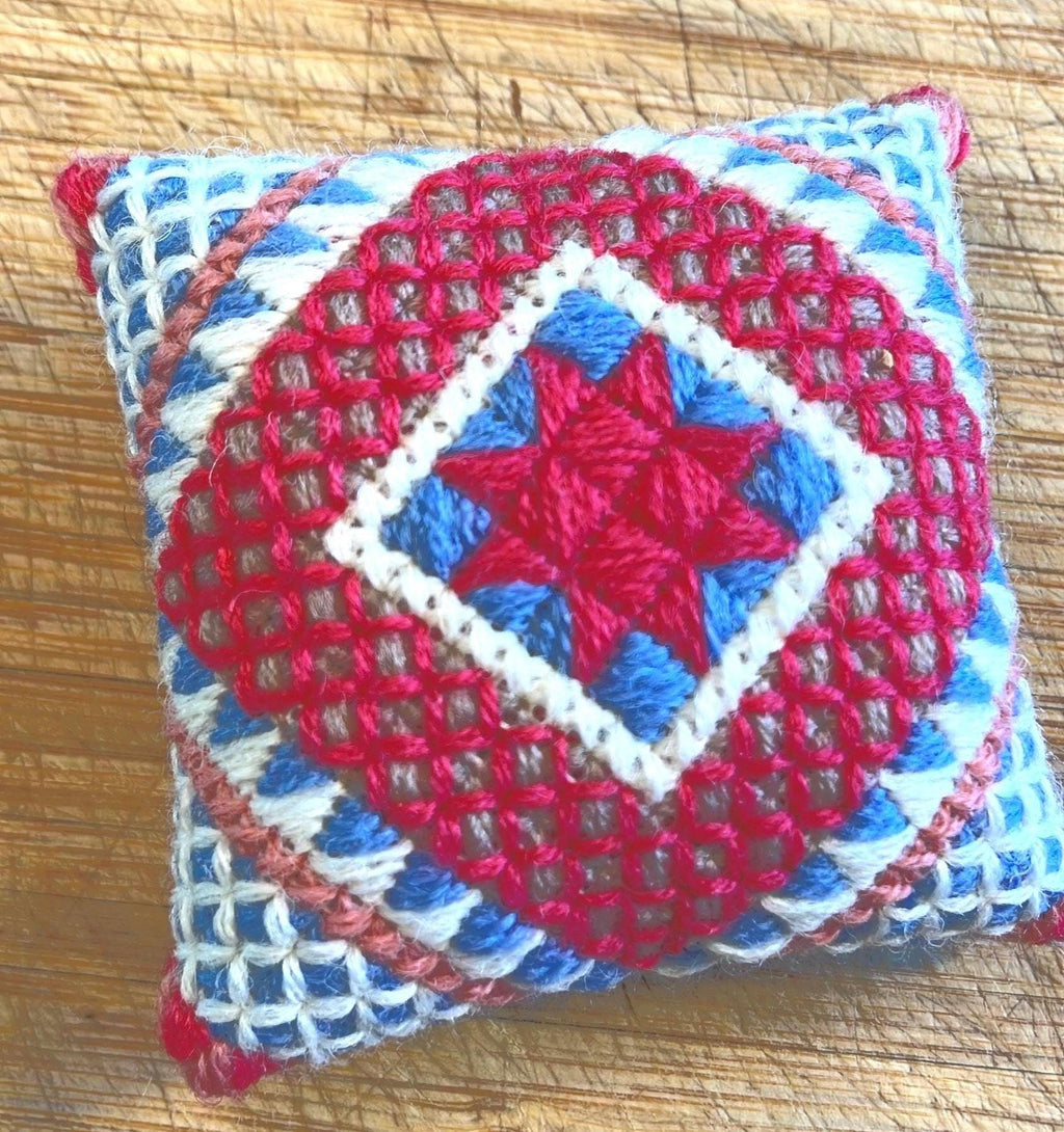 Tapestry Pincushion Kit: Appletons Wool Needlepoint (12cm)