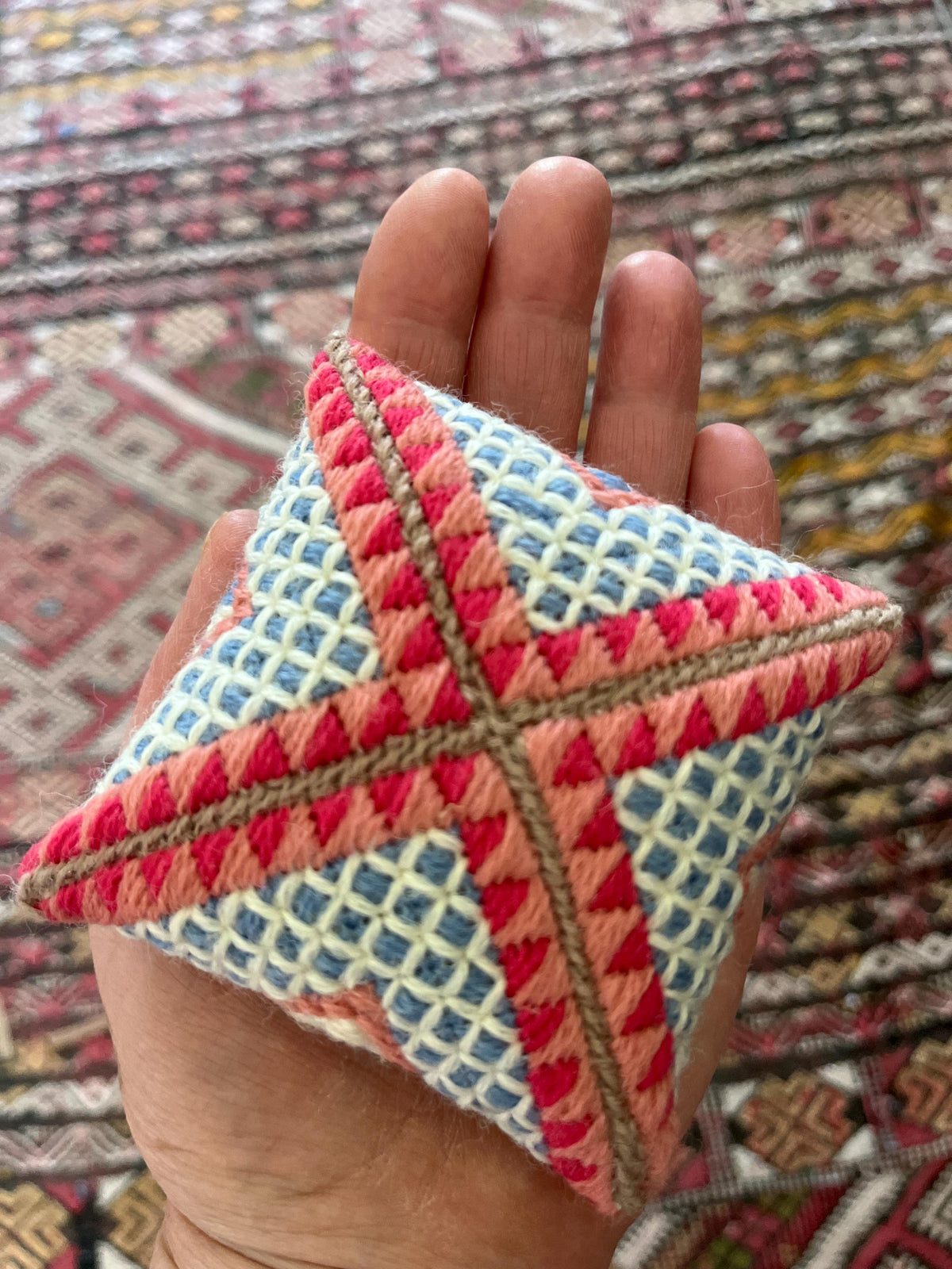 Tapestry Pincushion Kit: Appletons Wool Needlepoint (12cm)